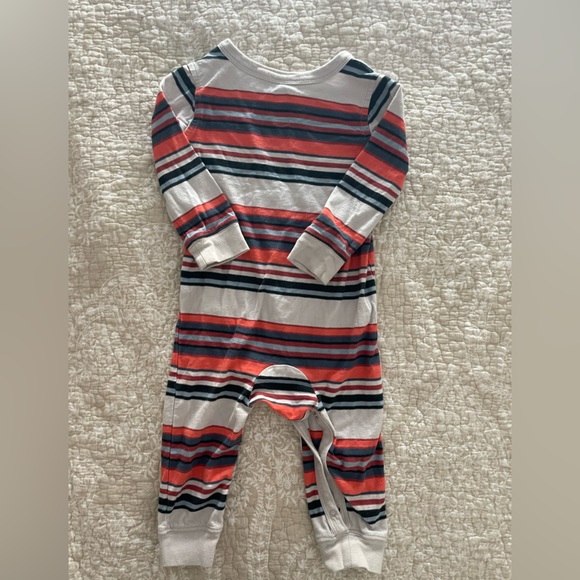 Tea Collection 12-18 month jumpsuit with snaps gently used excellent condition - Picture 2 of 3